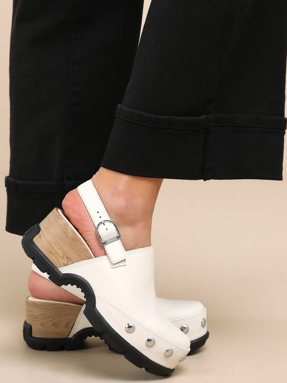 {Sorel} Roam'n Clog Chalk Leather Studded Slingback Clogs